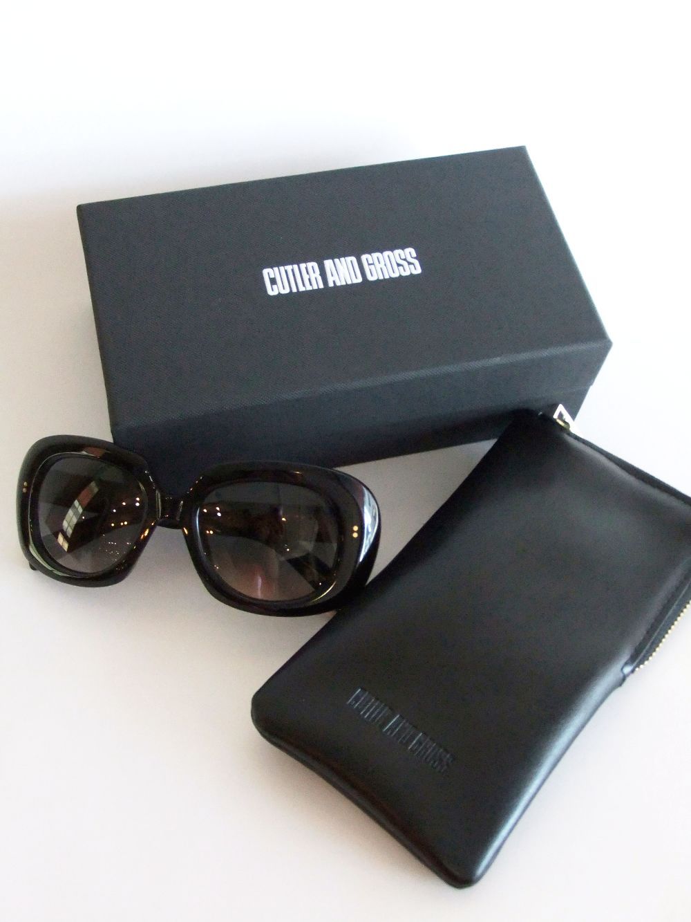CUTLER AND GROSS    9383 ROUND SUNGLASSES-BLACK