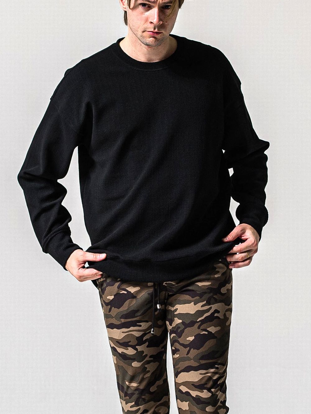 BLISTER TRAINER  (ブラック)   ブリスターニットトレーナー