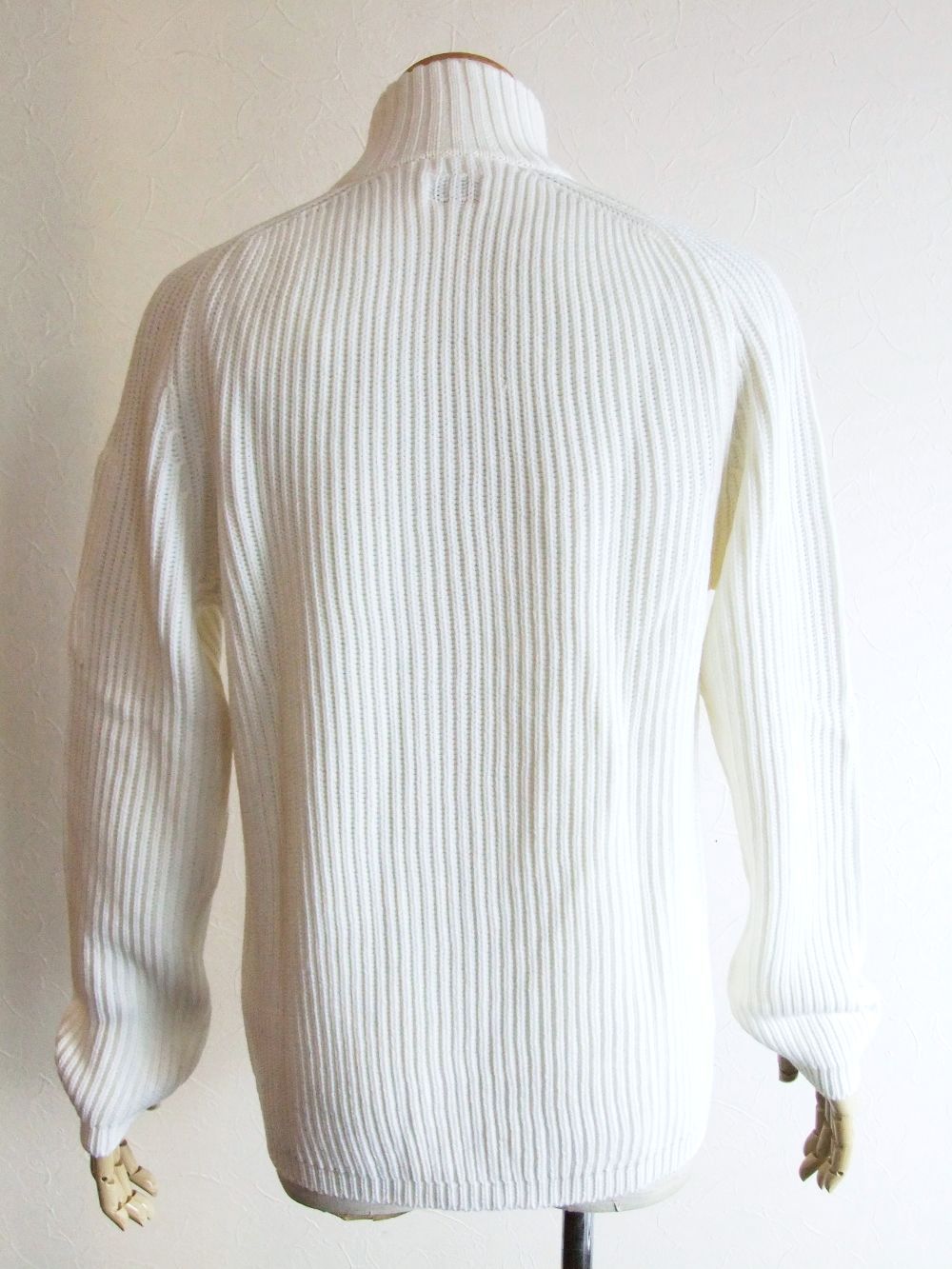 MERINO WOOL ZIPPED JUMPER   (ホワイト) リブ編みZIPスタンドカラーセーター