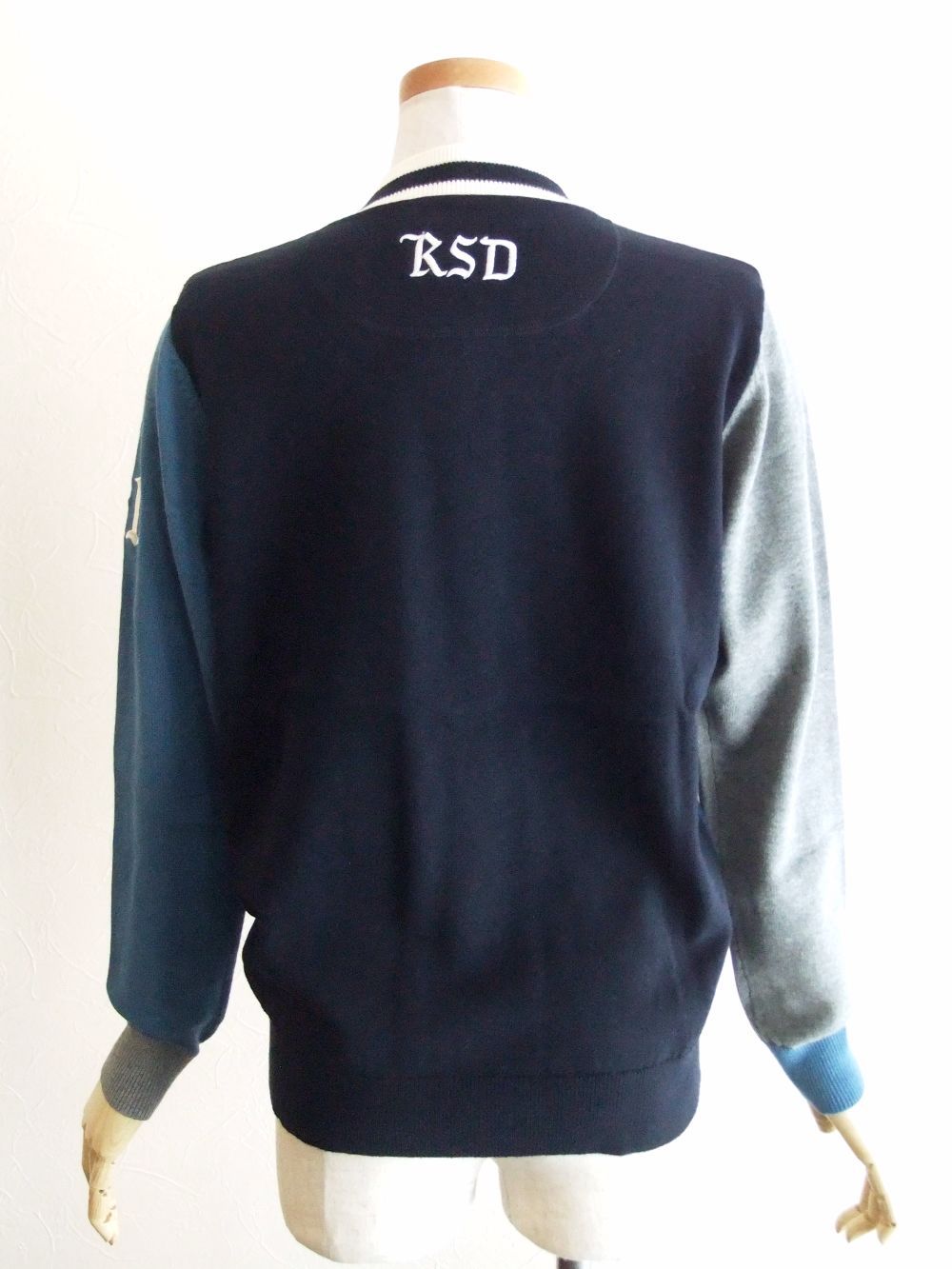 【LADIES】 NOTTINGHAM V- NECK W.   ロゴ入り ラインリブ 配色 Vネックセーター  RSL-22038