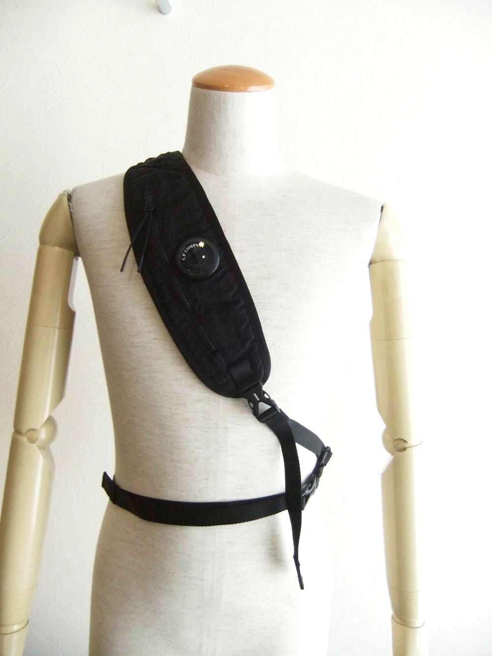 NYLON B CROSSBODY BAG  (ブラック)  ゴーグル ボディバッグ