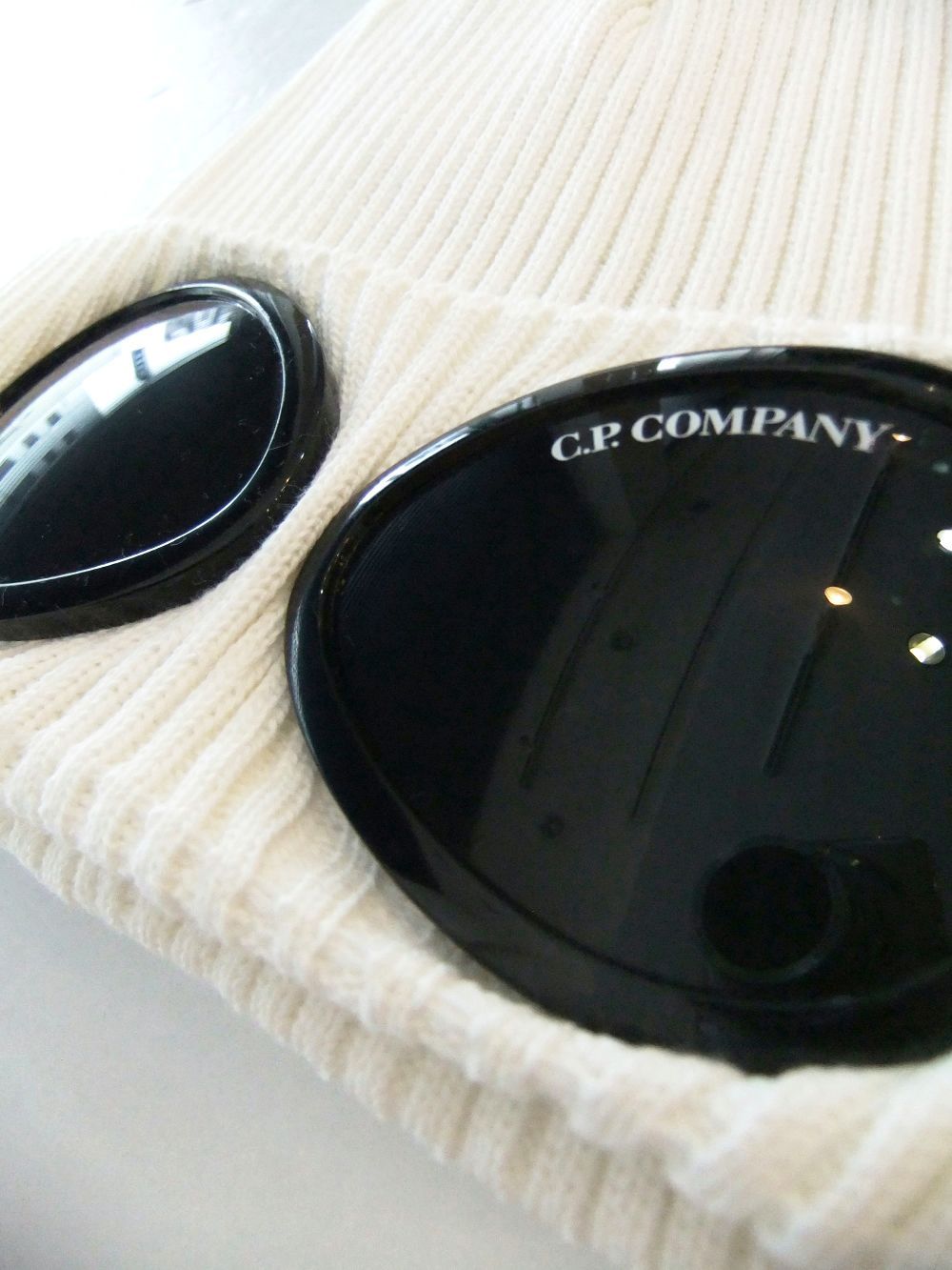 [c.p company] ゴーグルビーニー白 C.P. COMPANY - COTTON GOGGLE BEANIE (ホワイト) ゴーグル