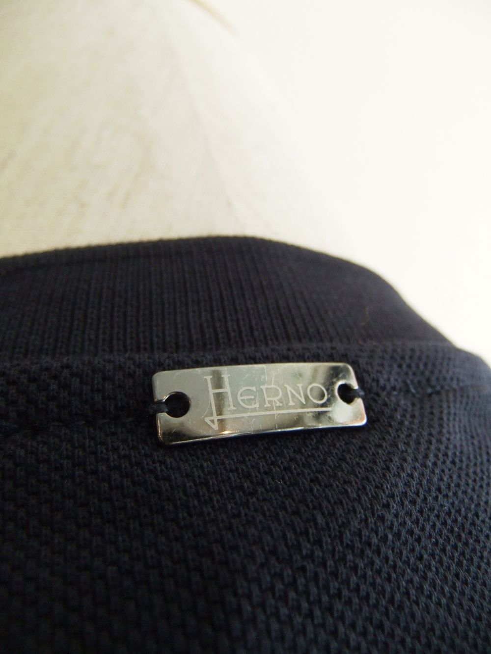 HERNO コットン ピケ クルーネック ロゴTシャツ (ネイビー)