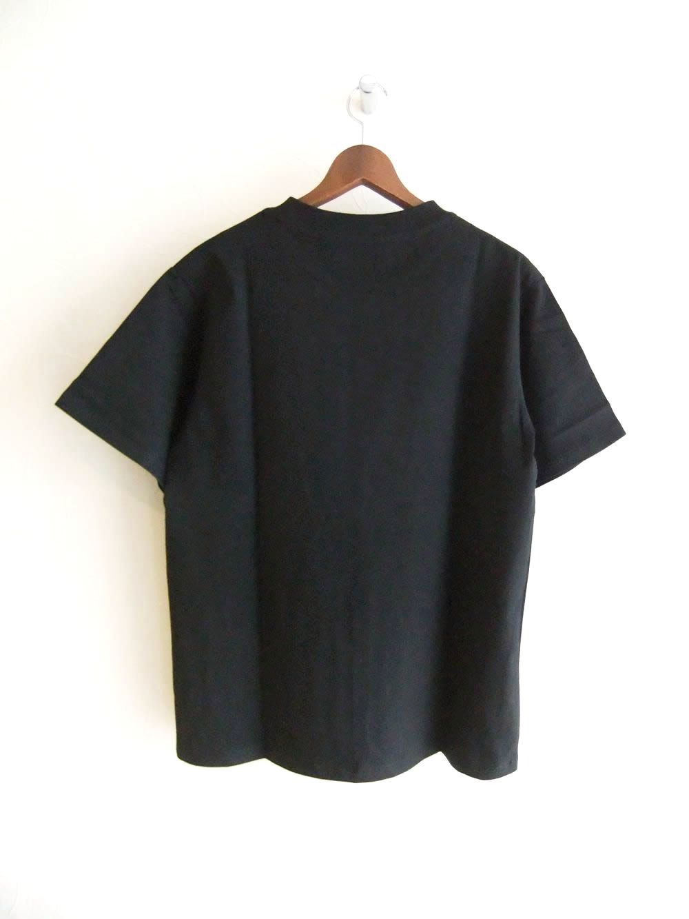 【MICALLE MICALLE Account】 HOMMAGE HFRMFS FOIL PAINT T-SHIRT  (ブラック×メタリック)  ロゴ T-SHIRT   MAA105TEA