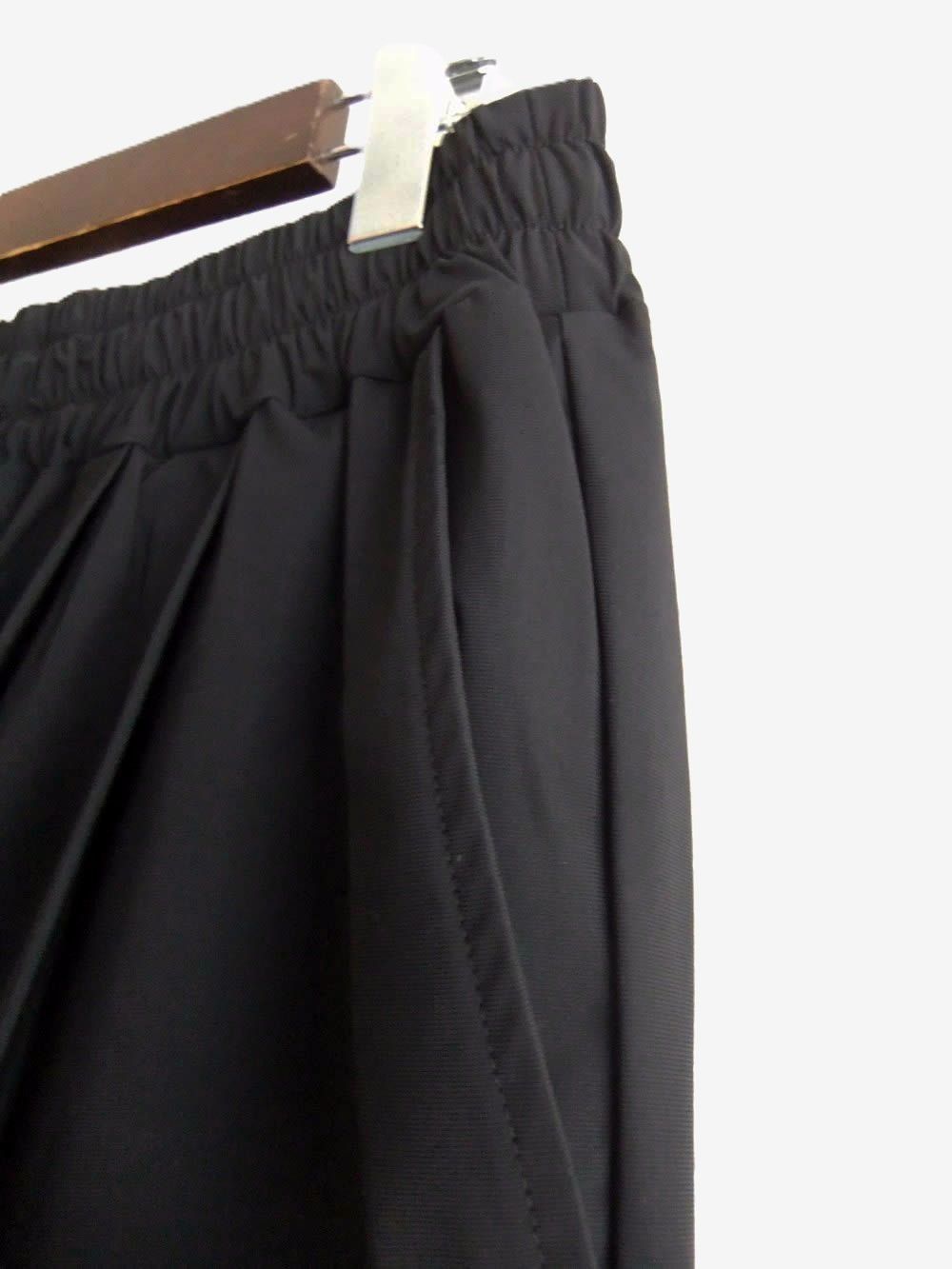 SHORTS OVER PINCES  (ブラック) ナイロン ストレッチ ハーフパンツ