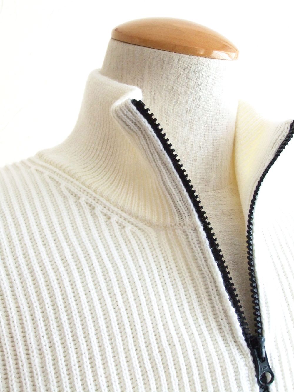 MERINO WOOL STAND COLLAR KNIT    リブ編みZIPスタンドカラーセーター