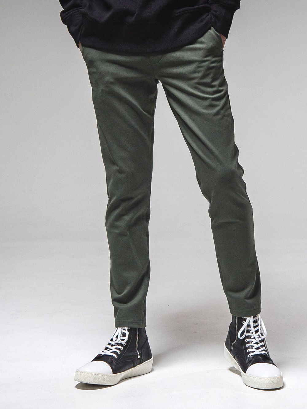 RESOUND CLOTHING - ERIC EASY PANTS BLACK (カーキ) スラックス