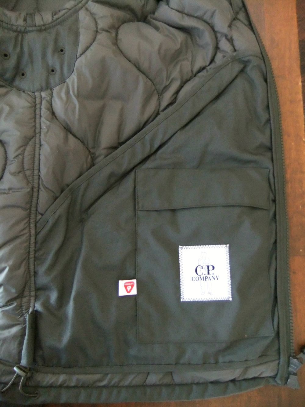 LINER PADDED HOODED JACKET    フード付き キルティング ジャケット