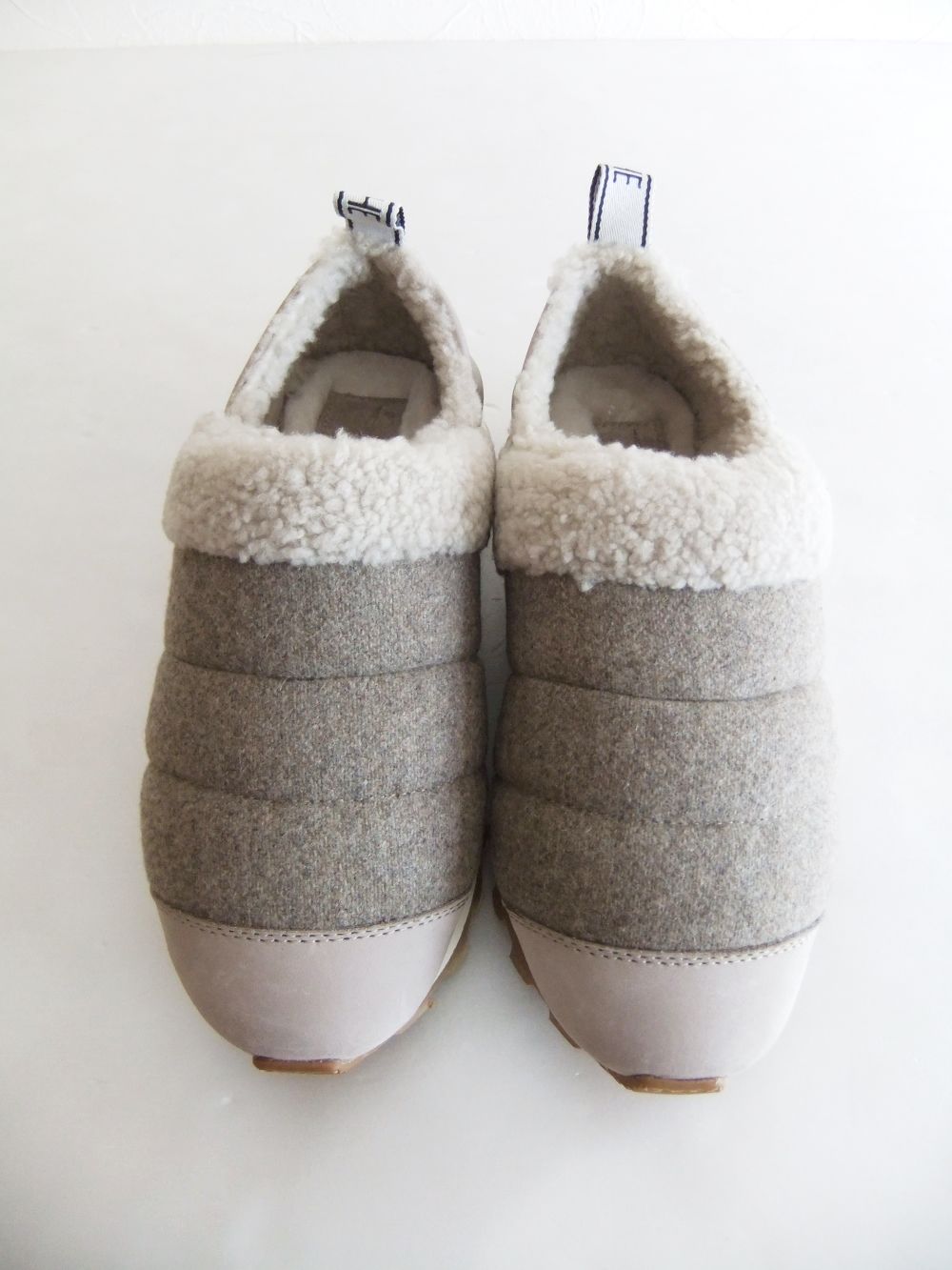 〈LADIES〉 QWARK SLIP FUR  ボア スリッポン スニーカー   0E01