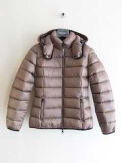《LADIES》 STELLA  ( モカ ) シャイニーナイロン ダウンブルゾン  32550
