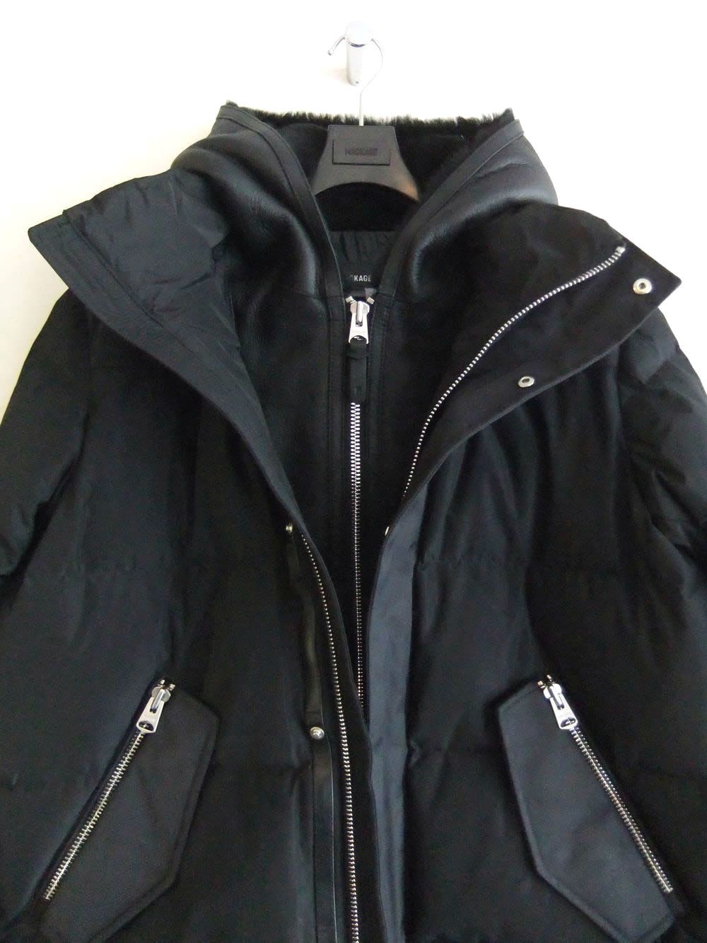 RILEY  (ブラック)   フーデッドダウンジャケット