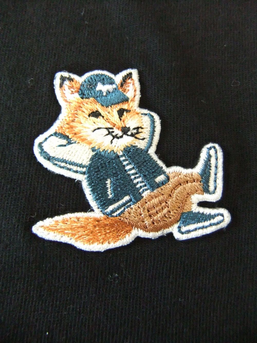 《LADIES》 メゾン キツネ ドレスド フォックス パッチ クラシック Tシャツ （ブラック）