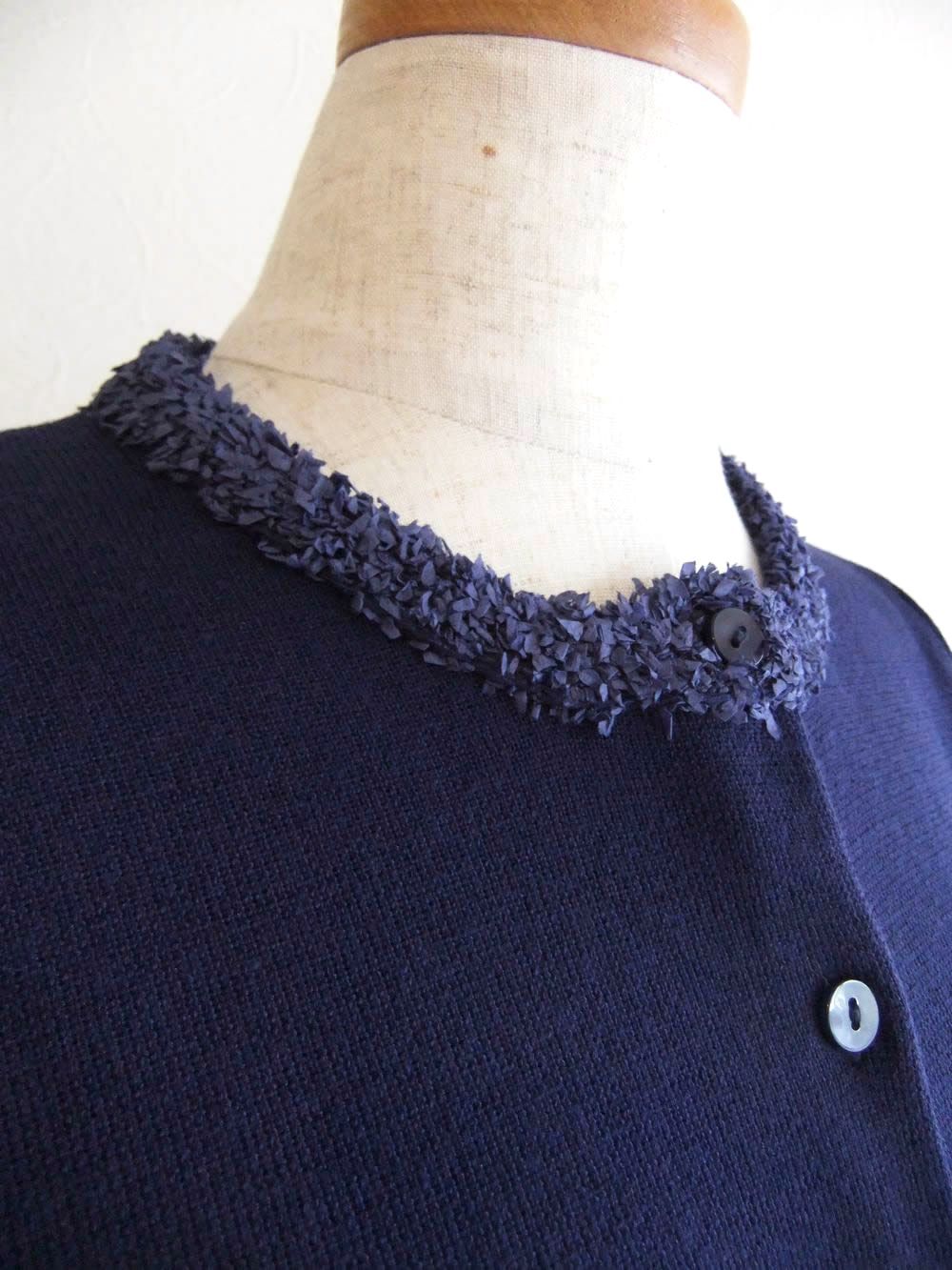 【jeune】 ペーパーヤーン リボンフリル 付き ニット カーディガン   J149655M