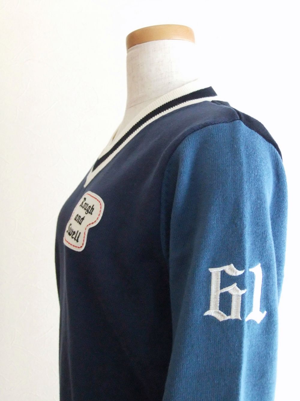【LADIES】 NOTTINGHAM V- NECK W.   ロゴ入り ラインリブ 配色 Vネックセーター  RSL-22038
