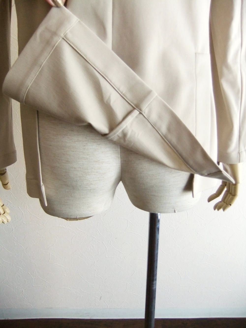 STROZZI    SILKY JERSEY  (ライト ベージュ)  ジャージージャケット  A3697