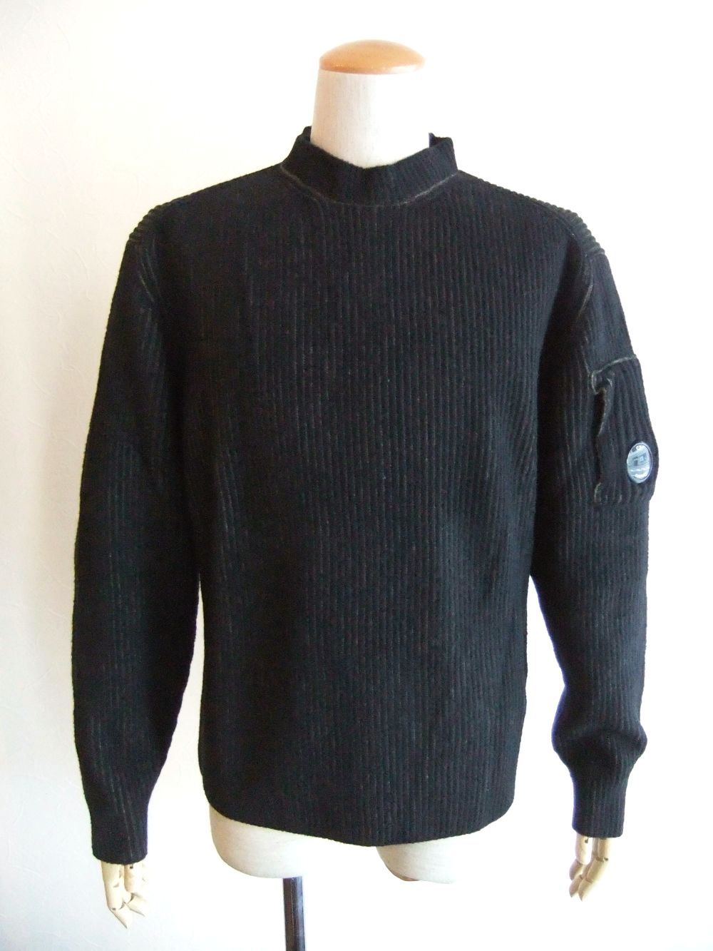 C.P. COMPANY - FLEECE KNIT CREWNECK Vanisé Knit (ベージュ) ウール クルーネック セーター |  4.444glad