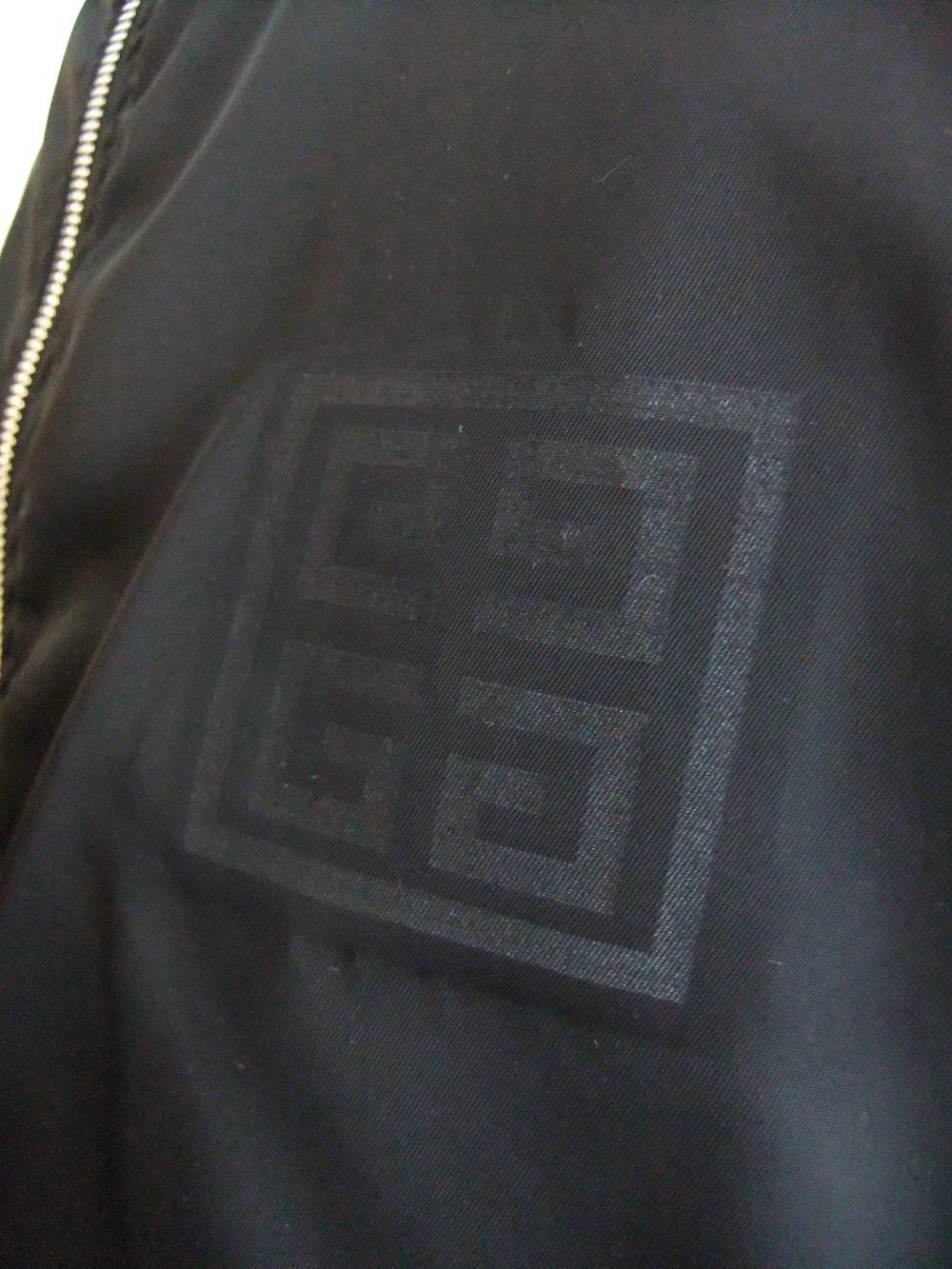 4G ウインドブレーカー
