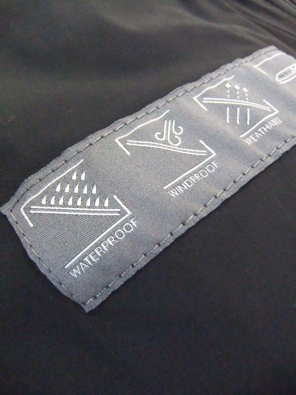 HERNO INPACT  4 WAY ストレッチ フーデッド ダウン ブルゾン