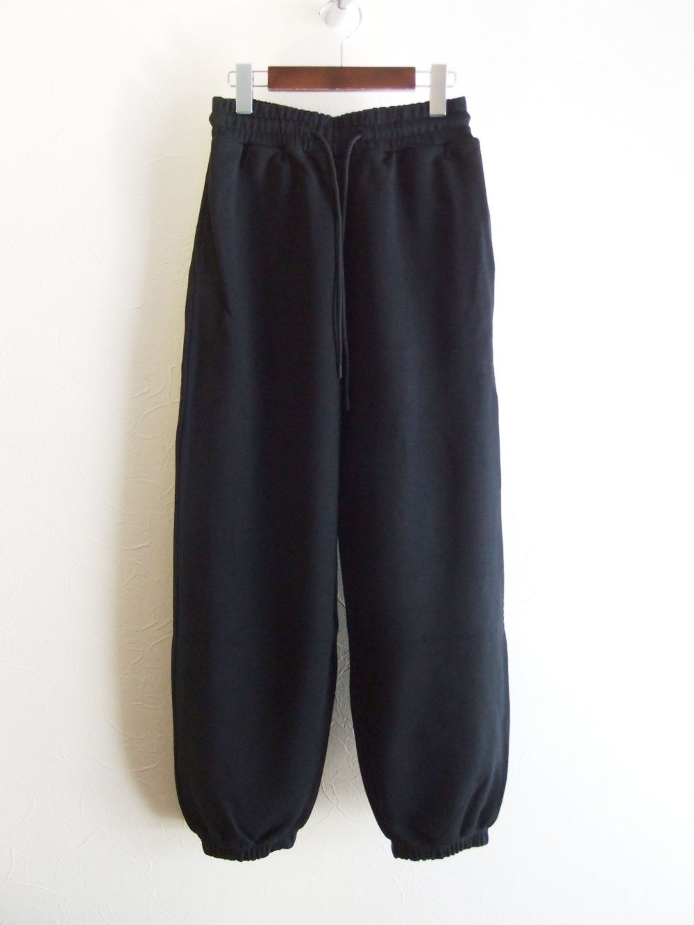 MSGM ジャージパンツ MMMM スウェットパンツ ジャージ MMMM/ハイパーストレッチポンチ