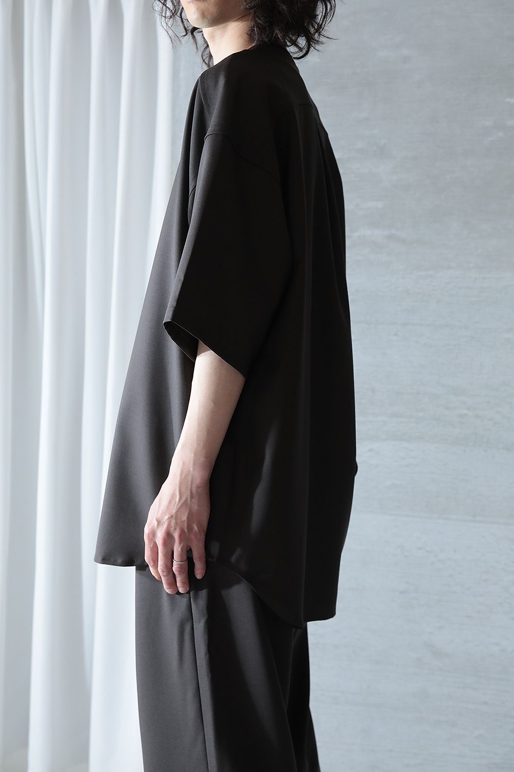 LOWNN - 【ラスト1点】Collarless Shirt(DARK BROWN) | Acacia ONLINESTORE