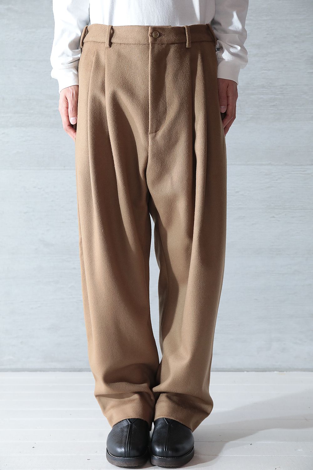 HED MAYNER - 【ラスト1点】6 PLEAT PANTS(CAMEL) | Acacia ONLINESTORE