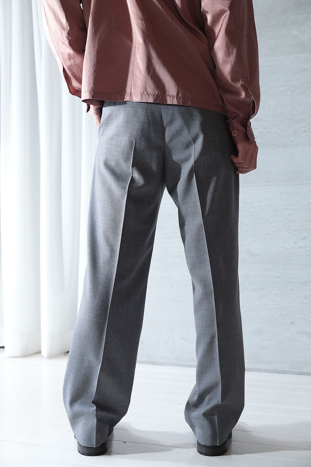 WEWILL - FLAT WAIST TROUSERS(GRAY) | Acacia ONLINESTORE