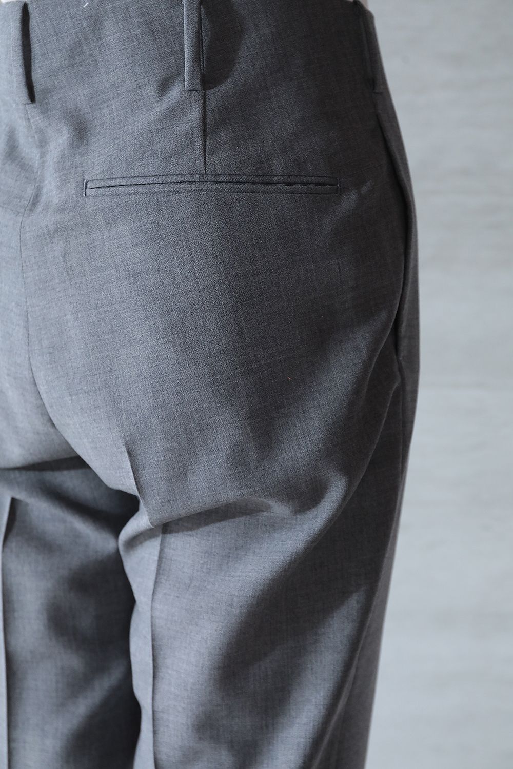 WEWILL - FLAT WAIST TROUSERS(GRAY) | Acacia ONLINESTORE