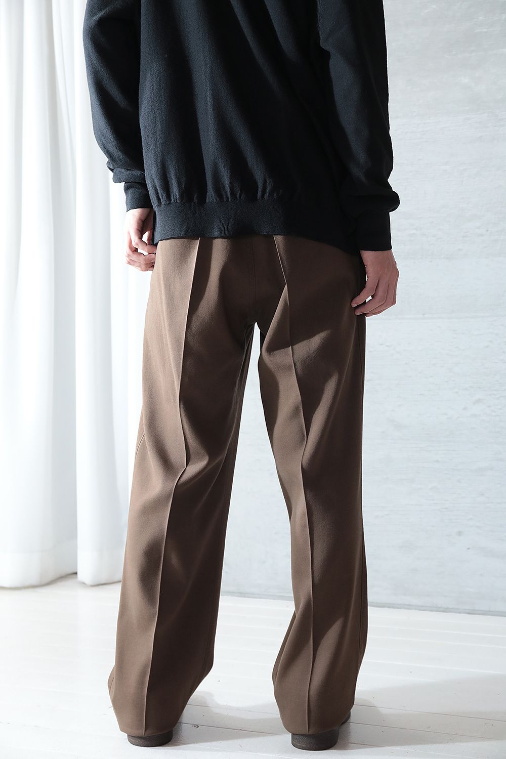 LEMAIRE - LOOSE PLEATED PANTS(HAZELNUT BROWN) | Acacia ONLINESTORE