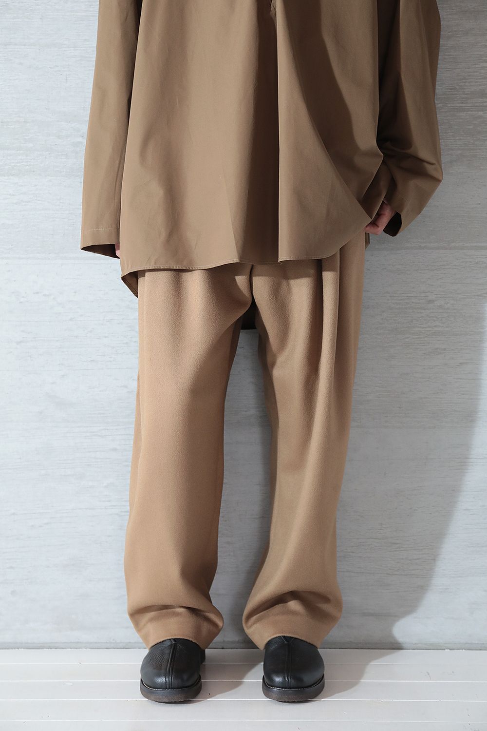 HED MAYNER - 【ラスト1点】6 PLEAT PANTS(CAMEL) | Acacia ONLINESTORE