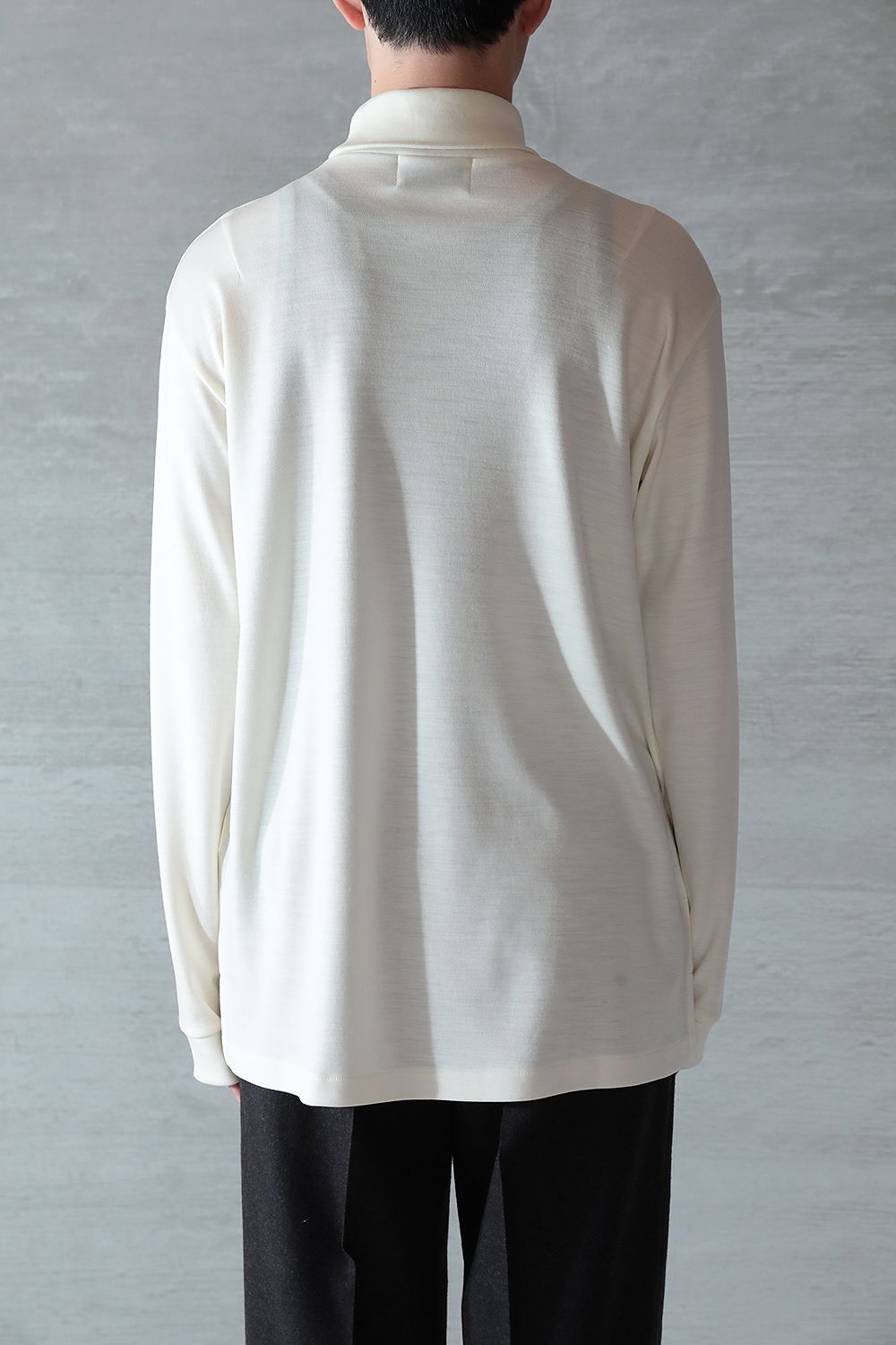 WEWILL - 【23AW】TURTLE NECK T-SHIRT(OFF WHITE) | Acacia ONLINESTORE