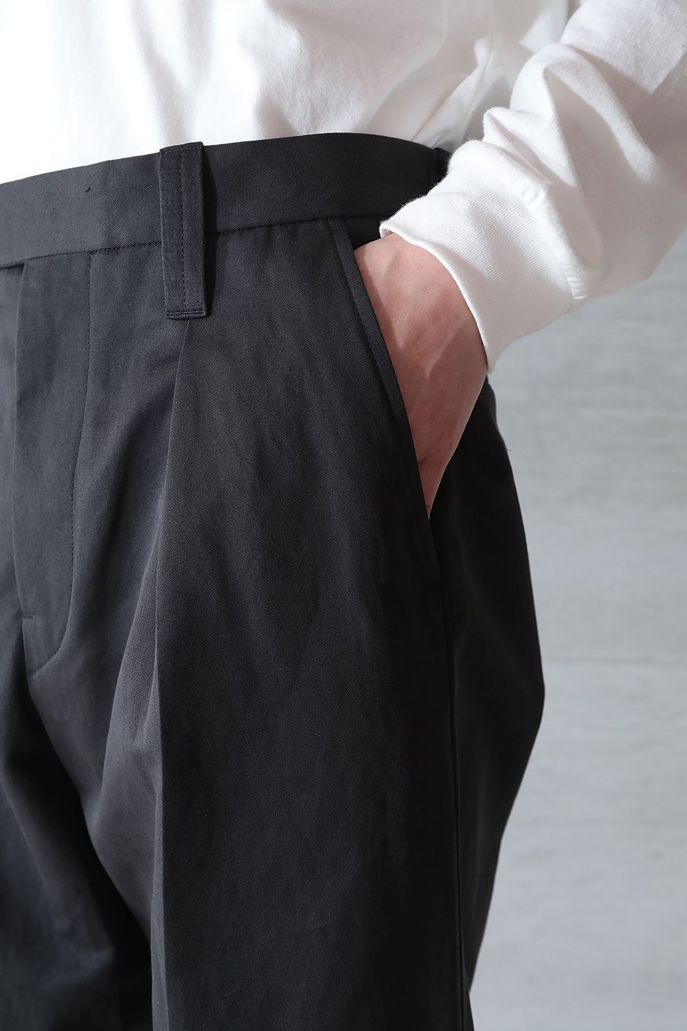 LEMAIRE - ONE PLEAT PANTS(SQUID INK) | Acacia ONLINESTORE