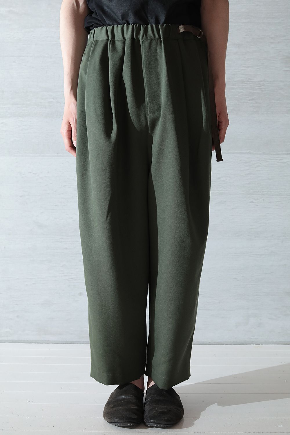 kotohayokozawa(コトハヨコザワ)のSIDE LOOP PANTS BEIGEの通販
