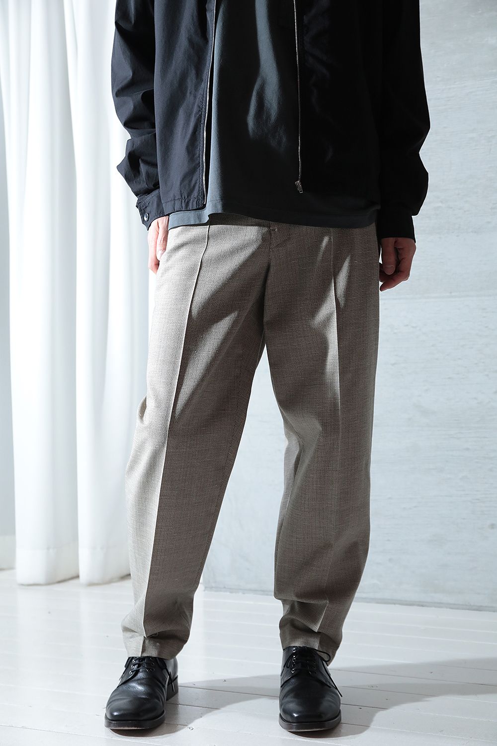 LEMAIRE - 【ラスト1点】TAPERED PANTS(BEIGE/GREY) | Acacia ONLINESTORE