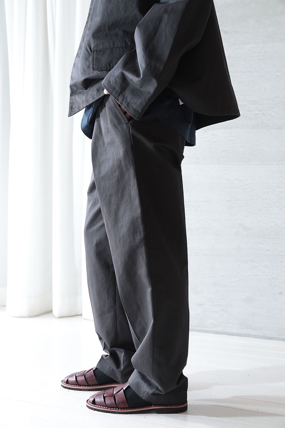 LEMAIRE - 【ラスト1点】ONE PLEAT PANTS(SQUID INK) | Acacia ONLINESTORE