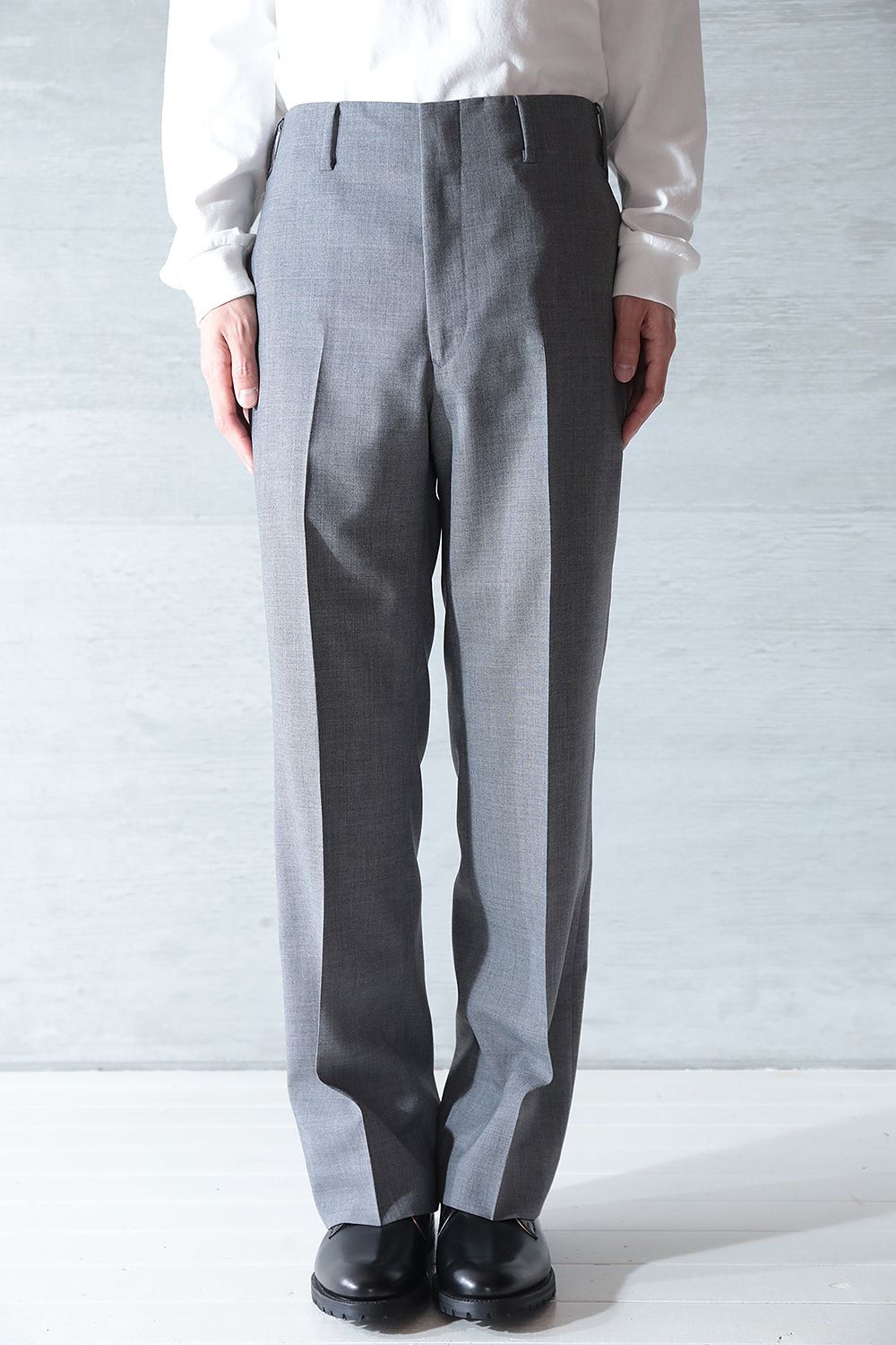 WEWILL - FLAT WAIST TROUSERS(GRAY) | Acacia ONLINESTORE