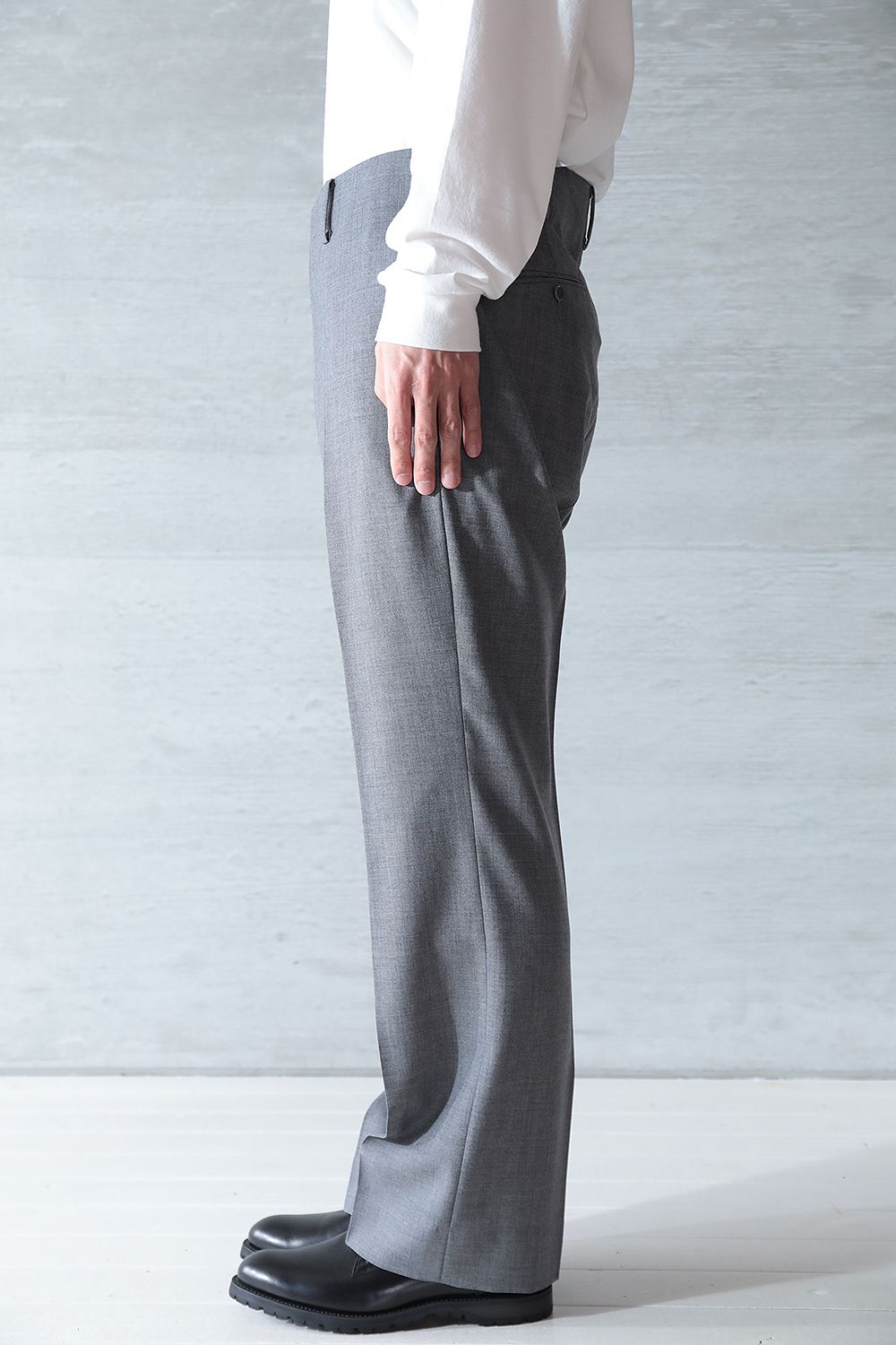 WEWILL - FLAT WAIST TROUSERS(GRAY) | Acacia ONLINESTORE