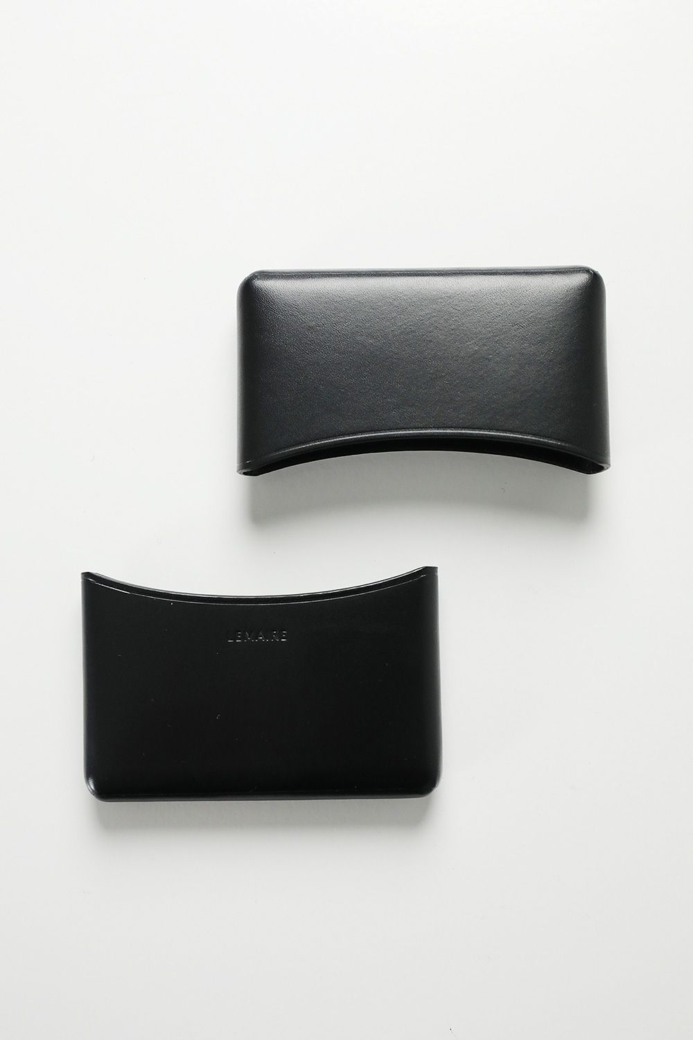 LEMAIRE - MOLDED CARD HOLDER(BLACK) | Acacia ONLINESTORE