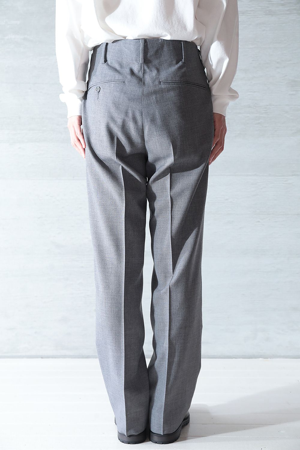 WEWILL - FLAT WAIST TROUSERS(GRAY) | Acacia ONLINESTORE