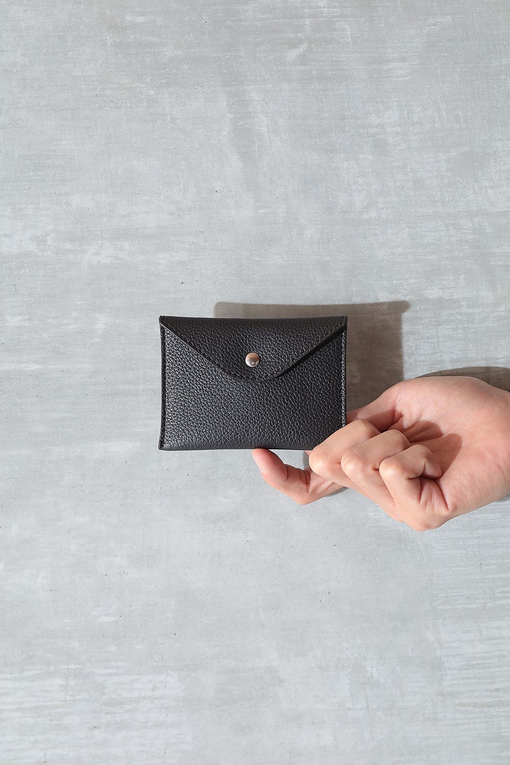 LEMAIRE - ENVELOPPE CARD HOLDER(DARK CHOCOLATE) | Acacia ONLINESTORE