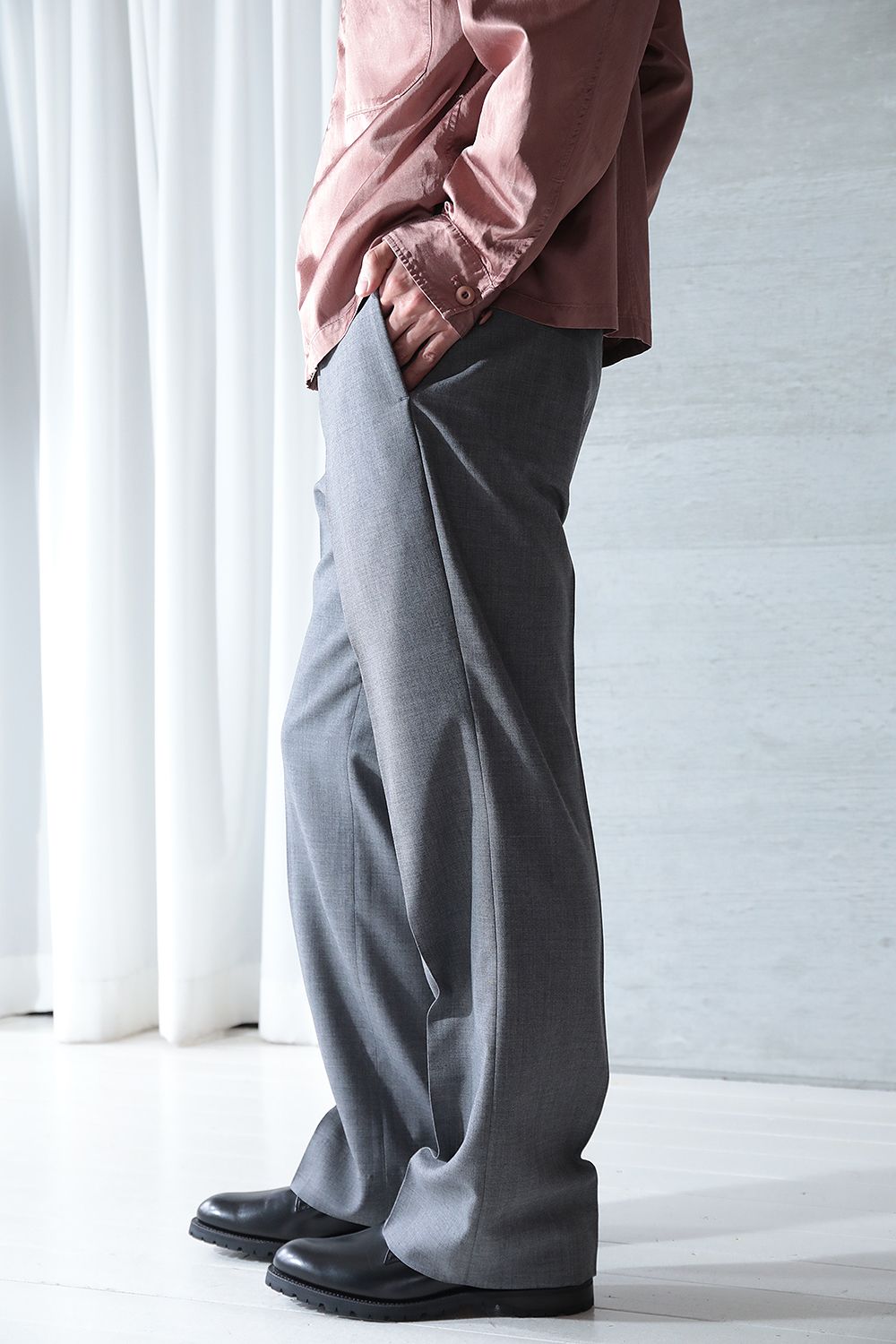 WEWILL - FLAT WAIST TROUSERS(GRAY) | Acacia ONLINESTORE