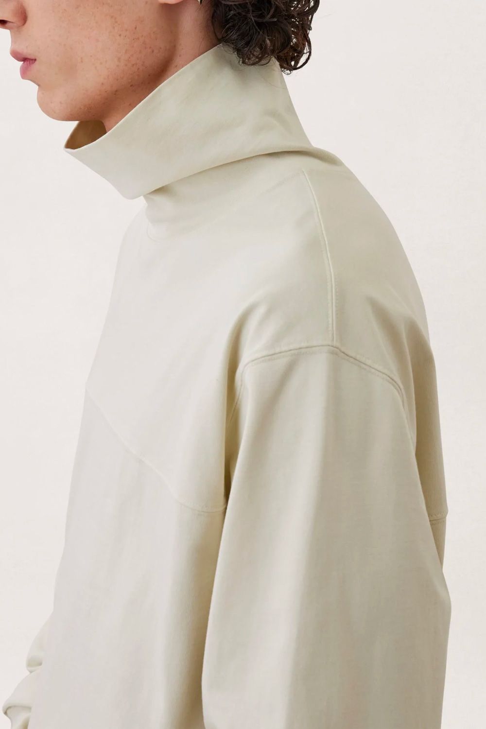 LEMAIRE - HIGH COLLAR SWEATSHIRT(MISTY IVORY) | Acacia ONLINESTORE