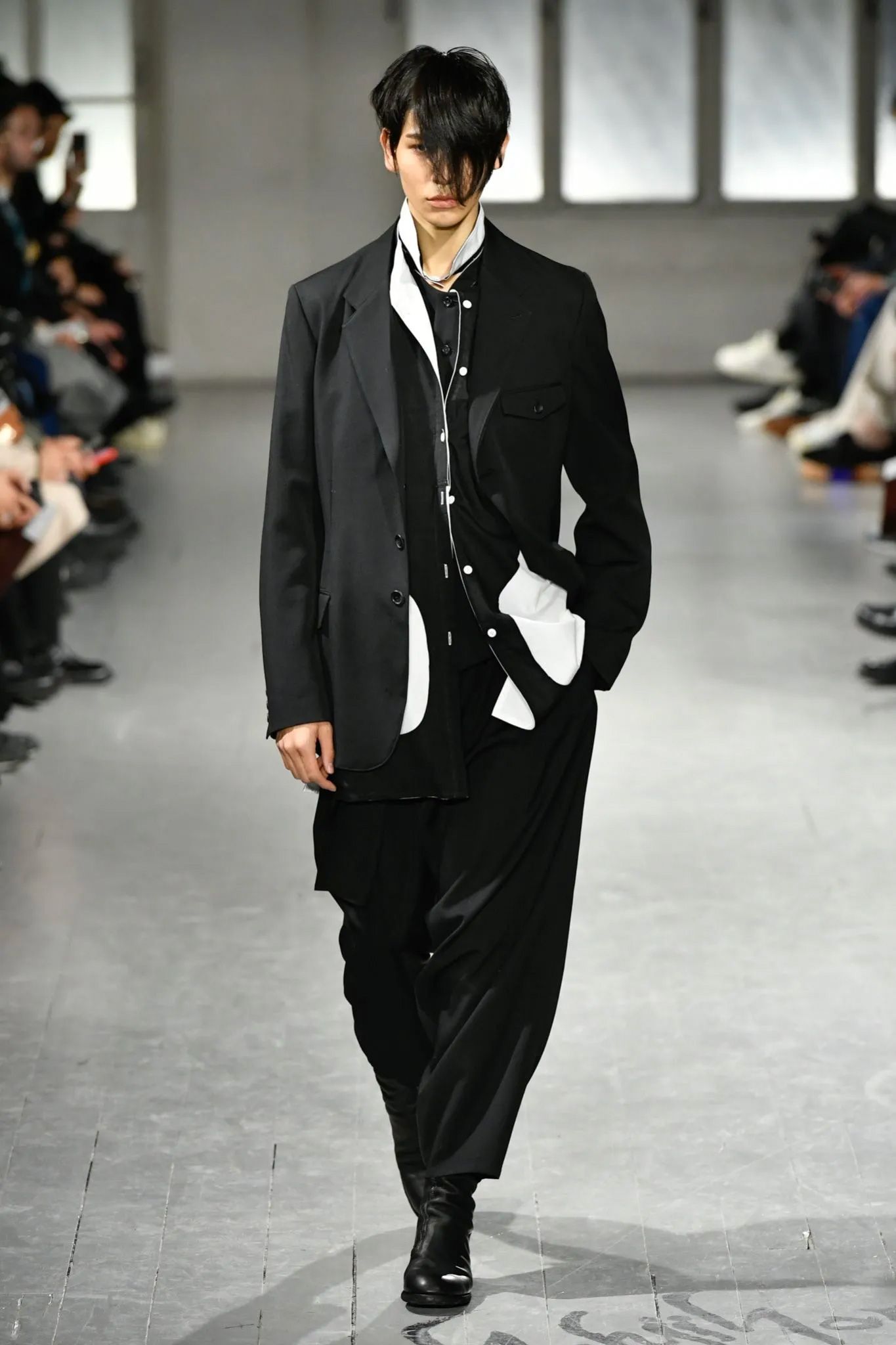 Yohji Yamamoto / ヨウジヤマモト】23-24AW COLLECTION 