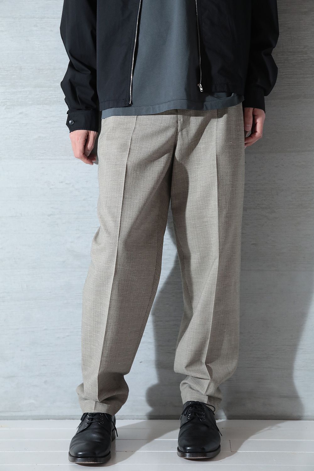 LEMAIRE - 【ラスト1点】TAPERED PANTS(BEIGE/GREY) | Acacia
