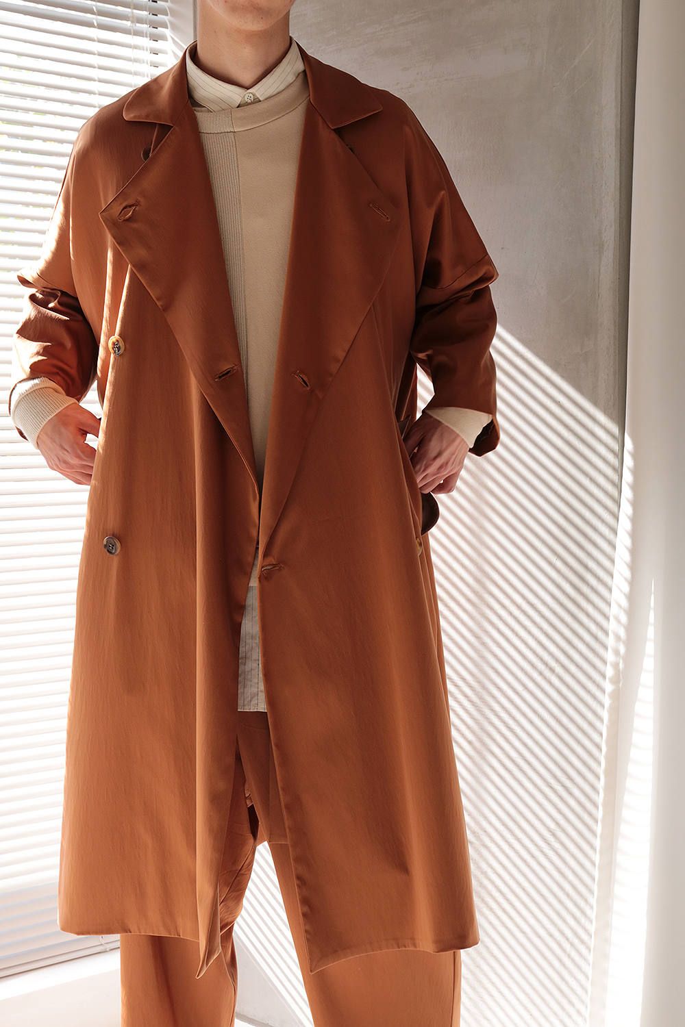 Dulcamara - C/NサテンダブルロングCT(BROWN) | Acacia ONLINESTORE