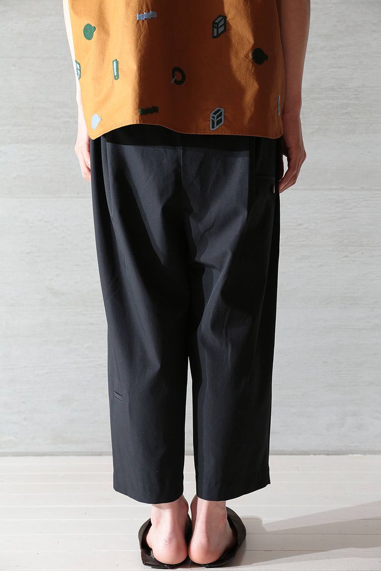 Dulcamara - チノチノタックワイドPT(BLACK) | Acacia ONLINESTORE Dulcamara - チノチノタックワイドPT(BLACK) | Acacia ONLINESTORE