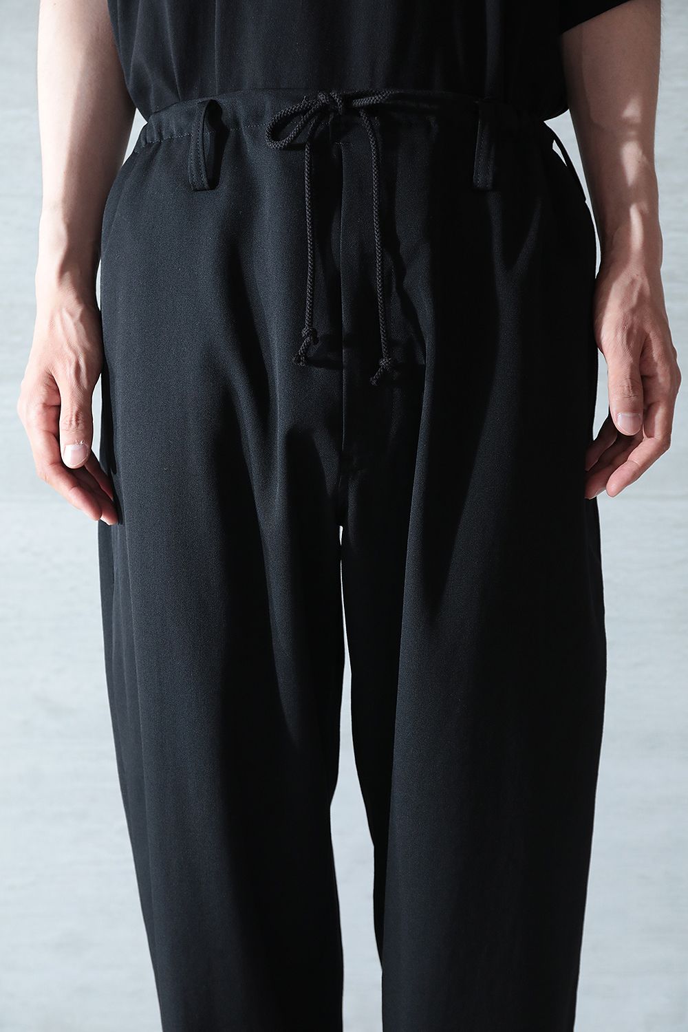 爆売り Yohji Yamamoto ヨウジヤマモト テーパードパンツ FZ P02