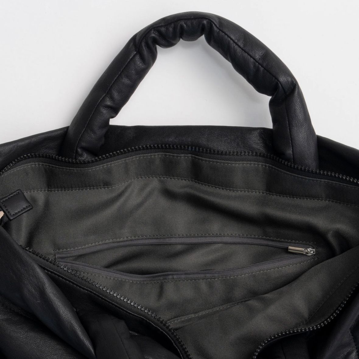 【残り一点】Vegan Leather Big Pillow Bag