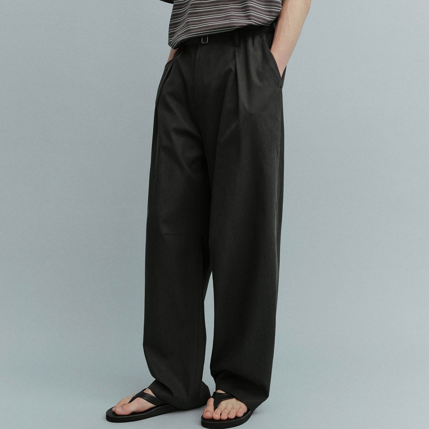 【残り一点】Structure Tencel Slacks