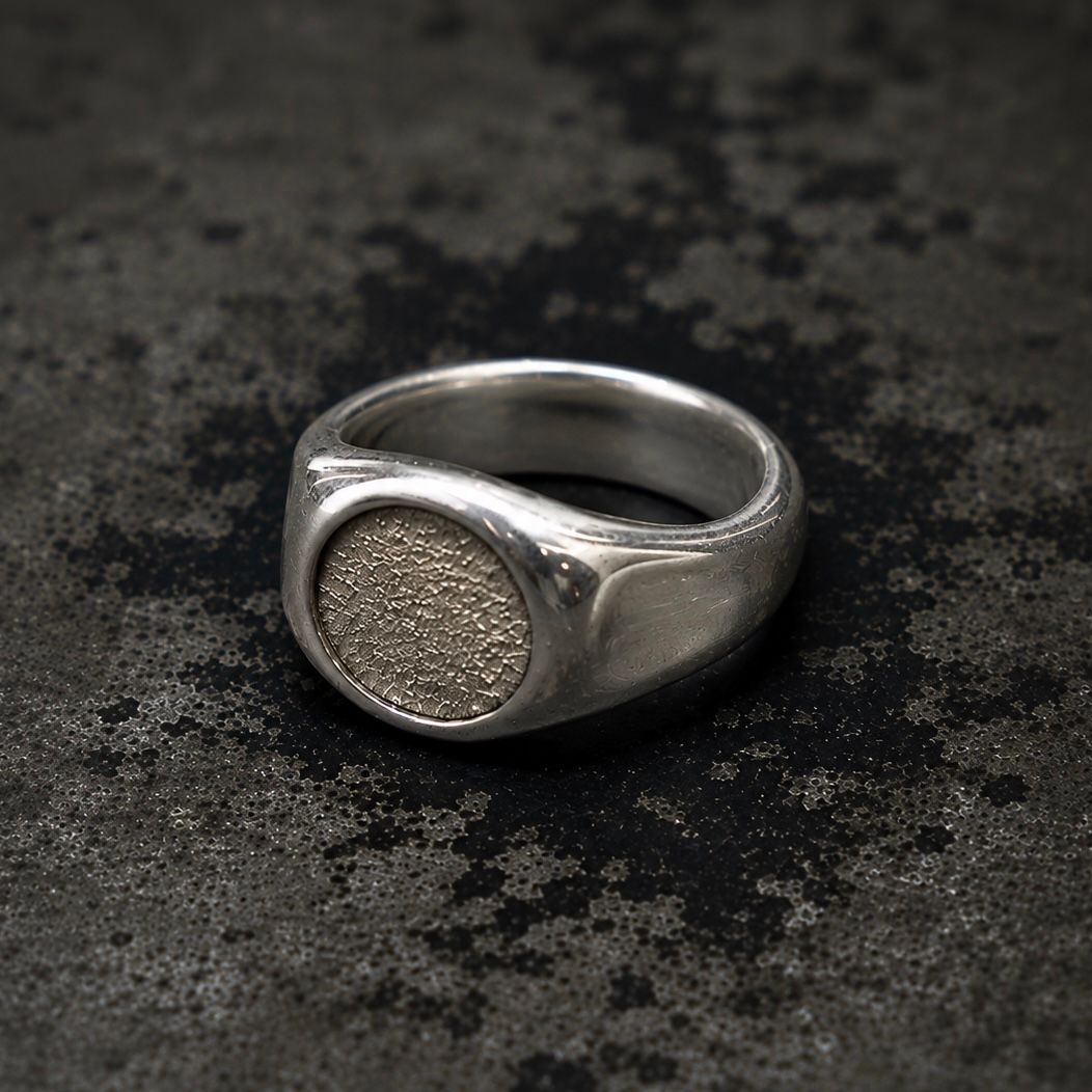 【お取り寄せ注文可能】Leather Jewel Ring
