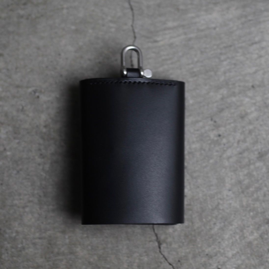 【残りわずか】Shackle Trifold Wallet(DERRICK)
